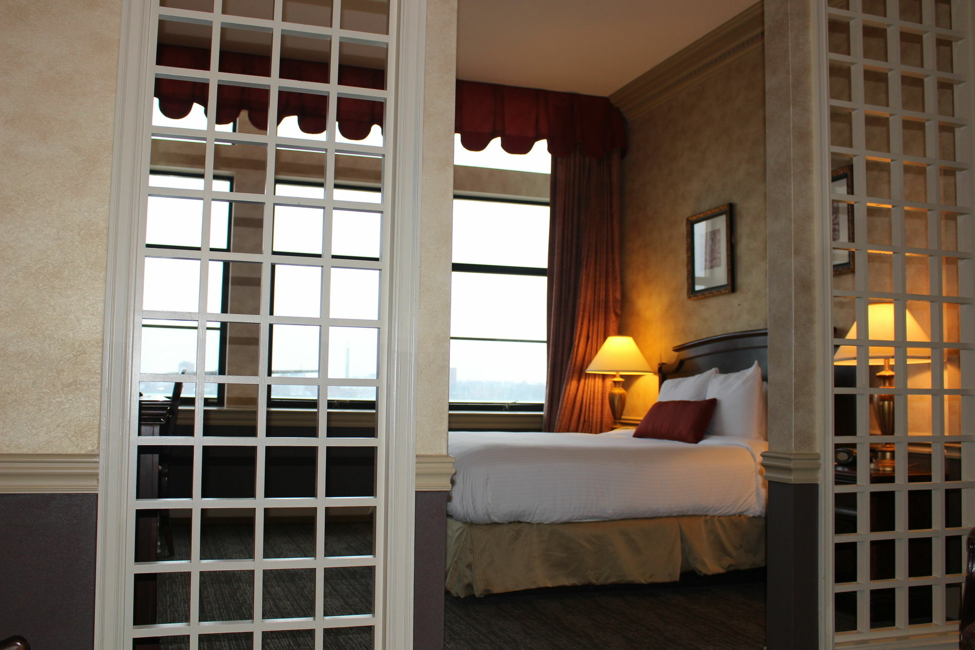Hotel Roberts Riverwalk Urban 3*